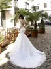 Kleider 2022 fabelhafte Spitzen -Meerjungfrau -Hochzeitskleid mit Illusion Langarm Scoop sehen, obwohl Back Hochzeitsempfang Plus -Size -Brautkleider