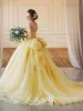 Princess Yellow Quinceanera klänningar Romantisk bollklänning Prom Dresses Sweetheart Puffy Organza Sweet 15 år gammal klänning Robes de Soi205U