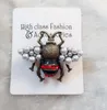 Fashion- retrò vecchio stile piccola ape forma spilla dimensione perla intarsiato insetto pin abbigliamento accessori spilla lotto