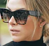 Partihandel-Ladies Retro Rivet Cat Eye Solglasögon Kvinnor Mode Märke Design Vintage Oversized Big Frame Sun Glasögon för Kvinna 10st / Lot