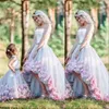 Seksi Anne ve Kızı Gelinlik Modelleri Straplez Yüksek Düşük Uzunluk Gri Tül Pembe Çiçekler Artı Boyutu Arapça Parti Elbise Örgün Abiye giyim