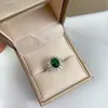 Neuer Spot Emerald Ring Grün 18karat Gold Eingelegt Emerald Zirkon eingelegt überlegener grünes Zirkon6035999