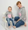 Família Roupas Combinando Coração Impresso Mãe Filha Hoodies Mãe Meninas Combinando Camisola Adulto Crianças Roupas 5 Designs Opcional DHW2140