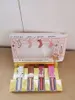 Świąteczny zestaw do ust Zestaw Limited Edition Limid Lipstick Set w 4PCS Nawilżanie olśniewającego połyskującego lipgloss Longwearing LI4568983