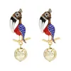 Leuke kleurrijke papegaai vorm oorbellen voor vrouwen crystal vogel drop dangle oorbellen lange omronden oorbellen mode-sieraden