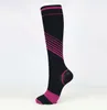 Calcetines de compresión hasta la rodilla con rayas en V Hombres Mujeres Deportes Calcetines de algodón Fit Athletic Running Enfermeras Vuelo Viajes Recuperación Medias S / M L / XL