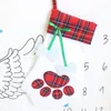 Julgran Ornaments Paw Stocking Presentväskor Rödblå Plaid Julstrumpor Nyår Party Decor Supplies Xmas Hängande hänge