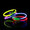 100pcs / Set de boda de la tarde del partido del concierto de Navidad de cumpleaños Suministros pulseras fluorescentes resplandor pega palillos ligeros Noche