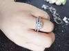 Huitan 2PC bruids ring met ronde briljante kubieke zirkoon prong instelling verjaardag engagement trouwringen voor vrouwen maat 5-12