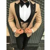 Beau One Button Groomsmen Peak Lapel Groom Tuxedos Hommes Costumes Mariage / Bal / Dîner Meilleur Blazer Homme (Veste + Pantalon + Cravate + Gilet) W131