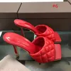 스터드 하이힐 가죽 핫 판매 - 디자이너 광장 머리와 b 샌들 여성 신발 발렌타인 높은 뒤꿈치 신발 크기 35-42 리벳