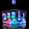 Cube Waterproof LED Multi Color Glow lampeggiante nei cubetti di ghiaccio scuro barre di compleanno del matrimonio Festival di Natale Decorazioni per feste S Weddg