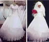 Hög hals långa ärmar spets muslimska bröllopsklänningar pärlstav krage brudklänningar 2023 blygsam anpassad Mellanöstern Dubai Vestidos de Mariee
