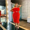 Gorgeous Red a Line Suknie wieczorowe Sexy Bez Ramiączek Bez Ręka Bez Rękawów Pełna Pióro Sash Zroszony Prom Dress Ruched Kolana Długość Formalna Party Suknia