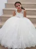 Elegante girocollo in pizzo A Line Flower Girl Dresses 2020 Tulle Applique in rilievo Sash Lunghezza del pavimento Hollow Kids Toddler Abiti da comunione formale