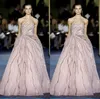 Zuhairmurad skräddarsy en linje kväll klänningar strapless ärmlös formell klänning tulle spets sequins sopa tåg fest brudtärna klänning