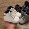 Toptan 50 Pairs Moda Yüksek Üst Sneakers Bebek Erkek Kız Ayakkabı Tuval Yenidoğan Bebek Yürüyor Yumuşak Sole Kaymaz Prewalkers