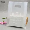 50pcs 반투명 선물 가방을 인쇄하는 플라스틱 부티크 선물 포장 가방 플라스틱 쇼핑백