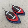 Boucles d'oreilles en cuir de football 3D à la main Cricut Glitter 3 couches Couleur personnalisée Couleur en simili cuir Boucles d'oreilles Solides