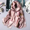 Foulard en soie de créateur de luxe en gros-Femme Chine Vent foulard en soie de mûrier imprimé cadeau long châle fabricant en gros