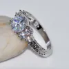 Mode Niedliche Weibliche Mädchen Weiß Runde Hochzeit Ring Luxus 925 Sterling Silber Diamant Ring Versprechen Verlobungsringe Für Frauen