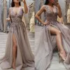 2020 Sparkly кристаллы Блестки Backless вечерние платья Сторона Сплит Формальное вечернее платье Sexy Глубокий V шеи серый арабский A Line Пром платья