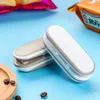 Mini Food Bag Tätningsmaskin med krok Bärbar Väska Klipp Handhållen Sealer Förpackning Plastpåse Mat Saver Store För Hem