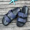 Yeni tasarımcı sandalet Marka Terlik Mavi Siyah Kahverengi Ayakkabı Man Günlük Ayakkabılar Terlik Plaj Sandalet Açık Terlik EVA hafif Sandalet