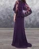 Elegante donkerpaarse moeder van de bruidjurken van chiffon met bolero-appliqué glanzende pailletten kanten chiffon jurk voor bruiloftsgasten