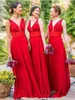 2019 Czerwony Szyfonowy V Neck Sexy Druhna Suknie Tanie Backless Wedding Guest Dress Długą podłogę Linia Party Prom Formalne Suknie