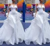 2022 Berta sjöjungfru bröllopsklänningar Avtagbar tåg från axeln Kortärmad Peats Open Back Beach Wedding Dress Bridal Gowns Custom