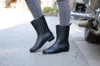 Heißer Verkauf-Gummi Regen Stiefel Frauen Pvc Warm Mid-kalb Rot mit Fell Winter Mode Wasserdichte Wasser Schuhe Plattform Rain stiefel Damen Hot