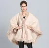 Europa Jesień Zima Damska Przylądek Cloak Płaszcz Faux Fur Collar Topy Lady's Cardigan Outwear Poncho Coat C3908