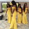 Gul afrikansk sjöjungfru brudtärna klänningar från axel spets topp långland bröllop gästklänningar piga av ära klänning plus storlek