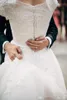 Nowa elegancka A-Line Modest Suknie Ślubne z Pół Rękawami Przyciski Powrót Koronki Aplikacje Tulle Krótki pociąg Kraj Western Bridal Suknie Z125