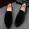 ヴィンテージベルベット男性カジュアル靴夏の緑のローファー通気性フラットスリッパモカシン赤底部男性靴Zapatos HOMBRサイズ：EU39-44