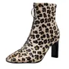 Venda quente-Moda Mulher Sexy Quadrado Cabeça Leopardo Sapatos de Alta Qualidade Designer Do Vintage Zíperes Frente Senhora Botas de Salto Alto Zapatillas Mujer