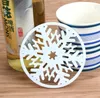 Hot 3 Color 10 Cm Kerstmis Ronde Sneeuw Tafel Mat Haak Kerstmis Onderzetters Zakka Doilies Cup Pad Rekwisieten voor Tafeldecoratie SN2271