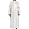 ホワイトロングスリーブイスラム男性服Jubba Thobe Abaya Dubaiサウジアラビア伝統的なラマダンEIDアラブRobes1