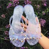 Nya 2017 Kvinna Sommar Sandaler Nitar stora pilbågar Flip Flops Beach Sandalias Femininas Platt Jelly Designer Sandaler