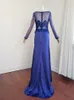 Elegantes blaues Langarm-Meerjungfrauen-Abendkleid, Reißverschluss hinten, Tüll-Satin mit Blumenstickerei, Perlen-Abschlussballkleidern