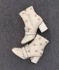 مصمم أحذية الشتاء منصة الكاحل مع حذاء الكاحل مع جلود مطرزة على منصة عالية الكعب الأحذية منتصف الكعب النساء عتيقة كبيرة siz1923