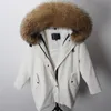 アウターピンクのアライグマの毛皮のパーカーの女性の暖かいジャケットMaomokongのブランドホワイトレックスのウサギの毛皮のライニングロングホワイトコーデュロイパーカー