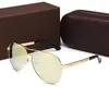 Partihandel-0826 Mode Style Square Frame Män och Kvinnor Med Solglasögon Utomhusskydd Glasögon med Original Box