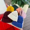 Женские шапки, зимняя шапка для девочек, шапки ярких цветов, толстая теплая шапка-бини, мягкие вязаные шапки, хлопковые шапки с перекрученным узором