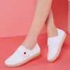 Enfermera zapatos de invierno de las mujeres más el terciopelo de Corea del estilo versátil Harajuku Velcro calza los zapatos planos blancos trabajo en el hospital de las mujeres blancas