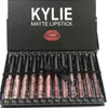 12 Stück in 1 Mattflüssiges Lippenfarben-Glanz-Lippenstift-Kit Langlebiges Foundation-Make-up-Lipgloss-Set