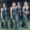 Günstige Chiffon-lange Brautjungfern-Hosenanzüge im gemischten Stil, V-Ausschnitt, Falten, bodenlang, Trauzeugin-Kleid, formelle Kleider, günstige Hosenanzüge für Mädchen