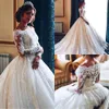 Eleganti abiti da sposa in pizzo pieno avorio con spalle scoperte Sheer maniche lunghe Ball Gown Tulle Abiti da sposa con bottoni ricoperti Vestidos De Mariee