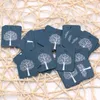 Entier 1000pcslot Mini étiquettes volantes étiquettes en papier fille mignonne étiquettes de cadeau en papier d'anniversaire de noël étiquettes cartes suspendues arbre de noël2699032